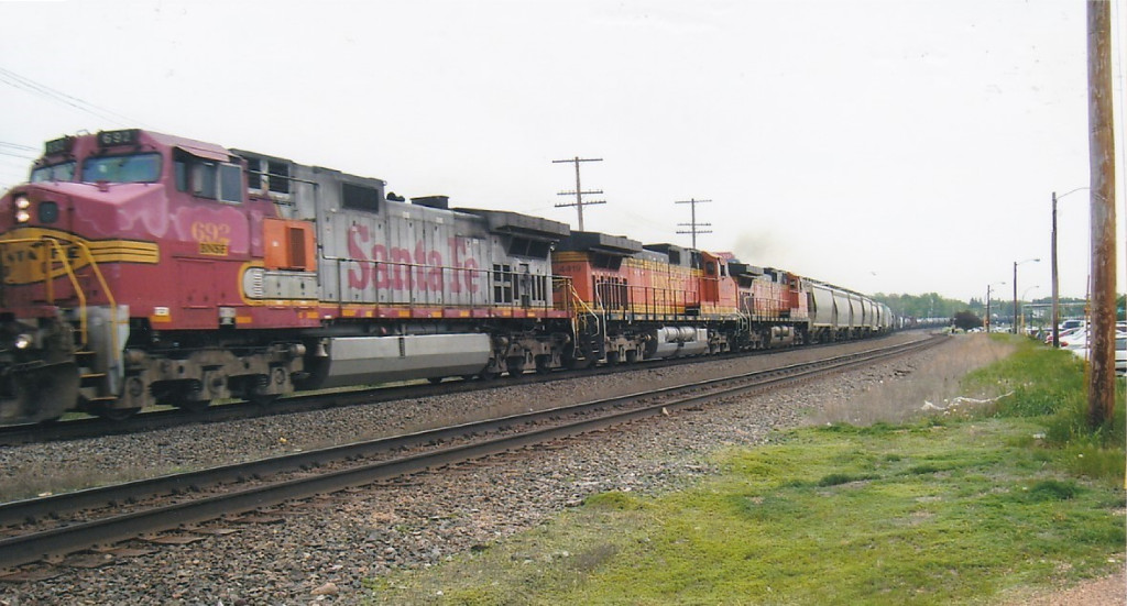 BNSF 692 West